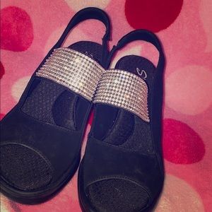 Cute comfortable wedges(size 6)